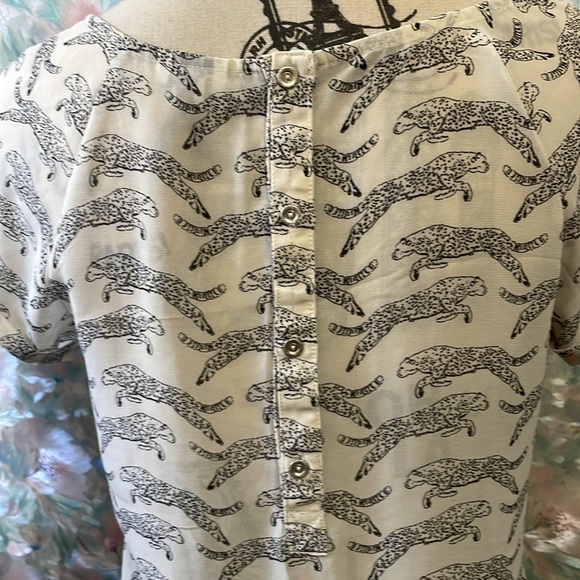 Dynamite Jaguar Blouse - Picture 4 of 6